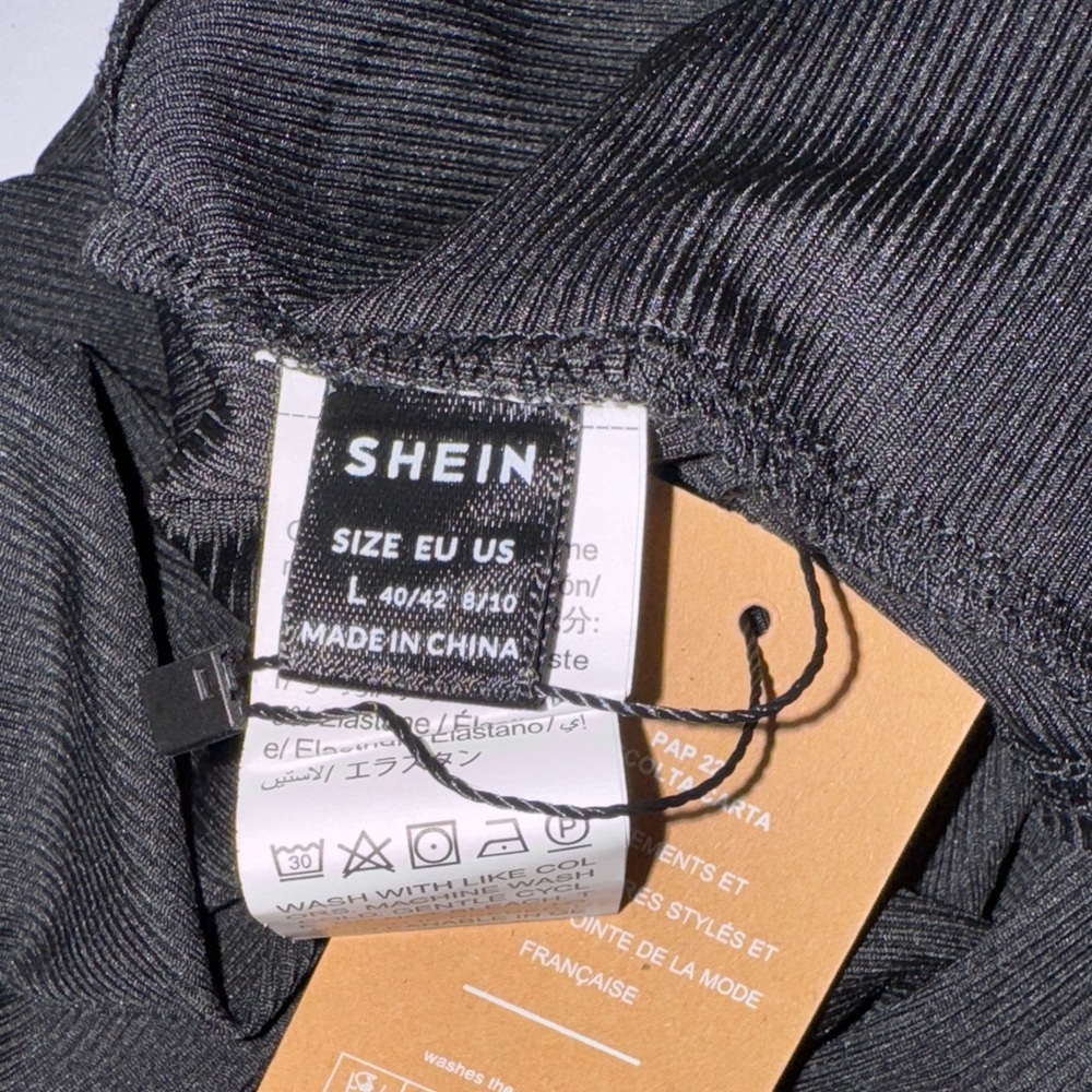 SHEIN Black Knot-Front Sleeveless Crop Top - Picture 7 of 7